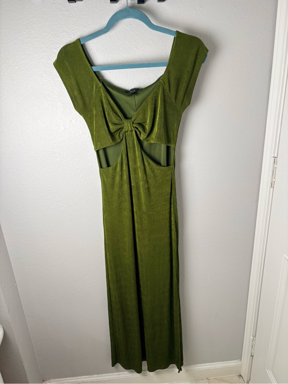 Forever 21 Olive Green Cutout Peek A Boo Maxi Dress with Front Knot Size M